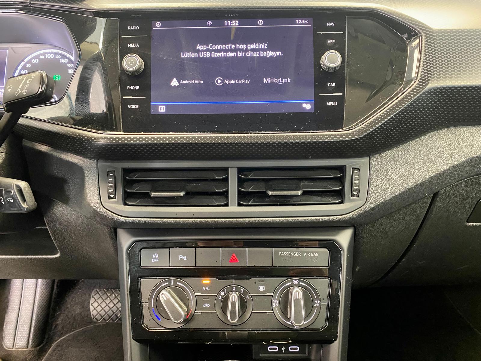 VOLKSWAGEN T-CROSS 21